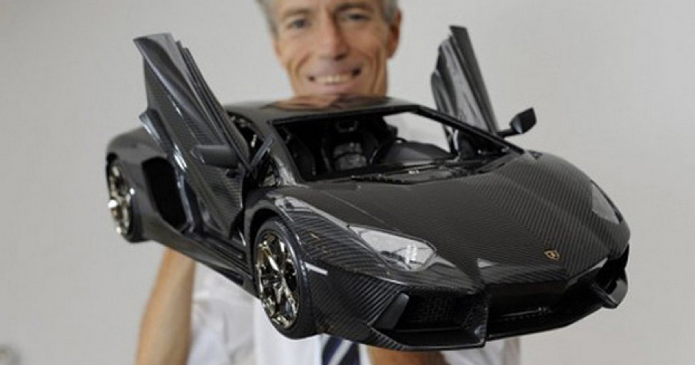 Zabawkowy Aventador 12 razy droższy niż ten niezabawkowy 