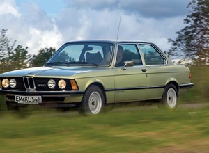 Z gaźnikiem taniej, a i tak jest frajda - BMW serii 3 E21