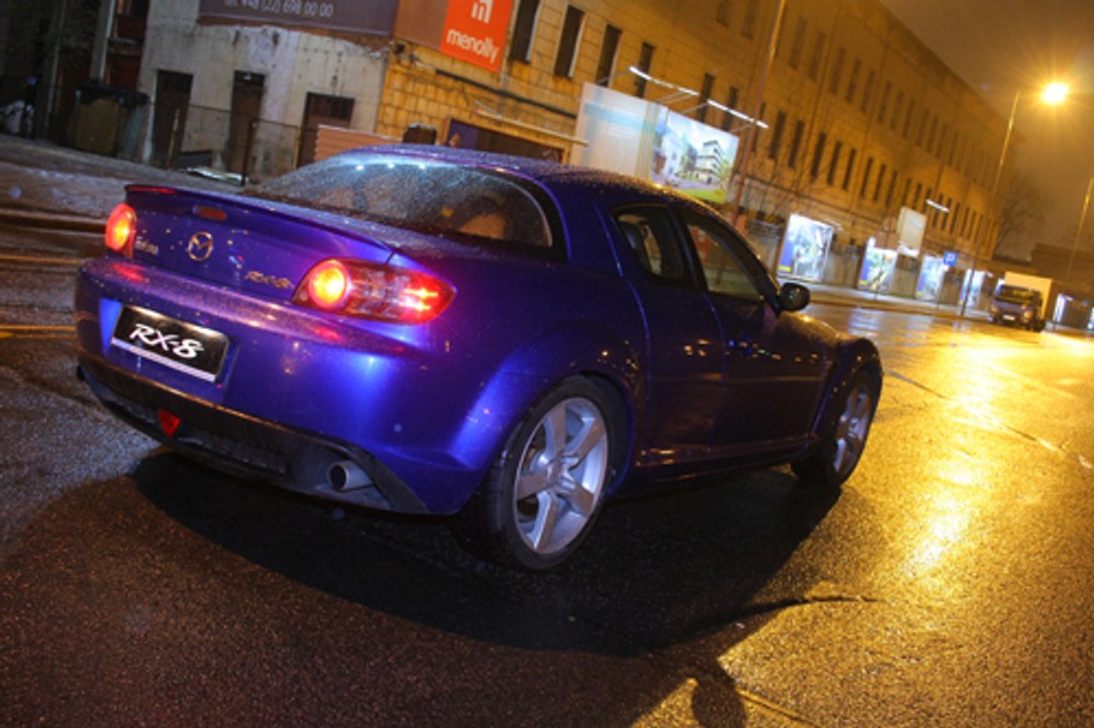 Mazda RX-8 Revolution - Wysokoobrotowy sportowiec