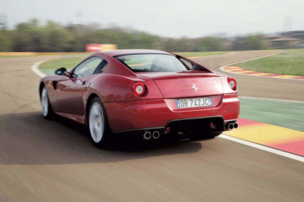 Ferrari - Z 2140 KM przez Fiorano
