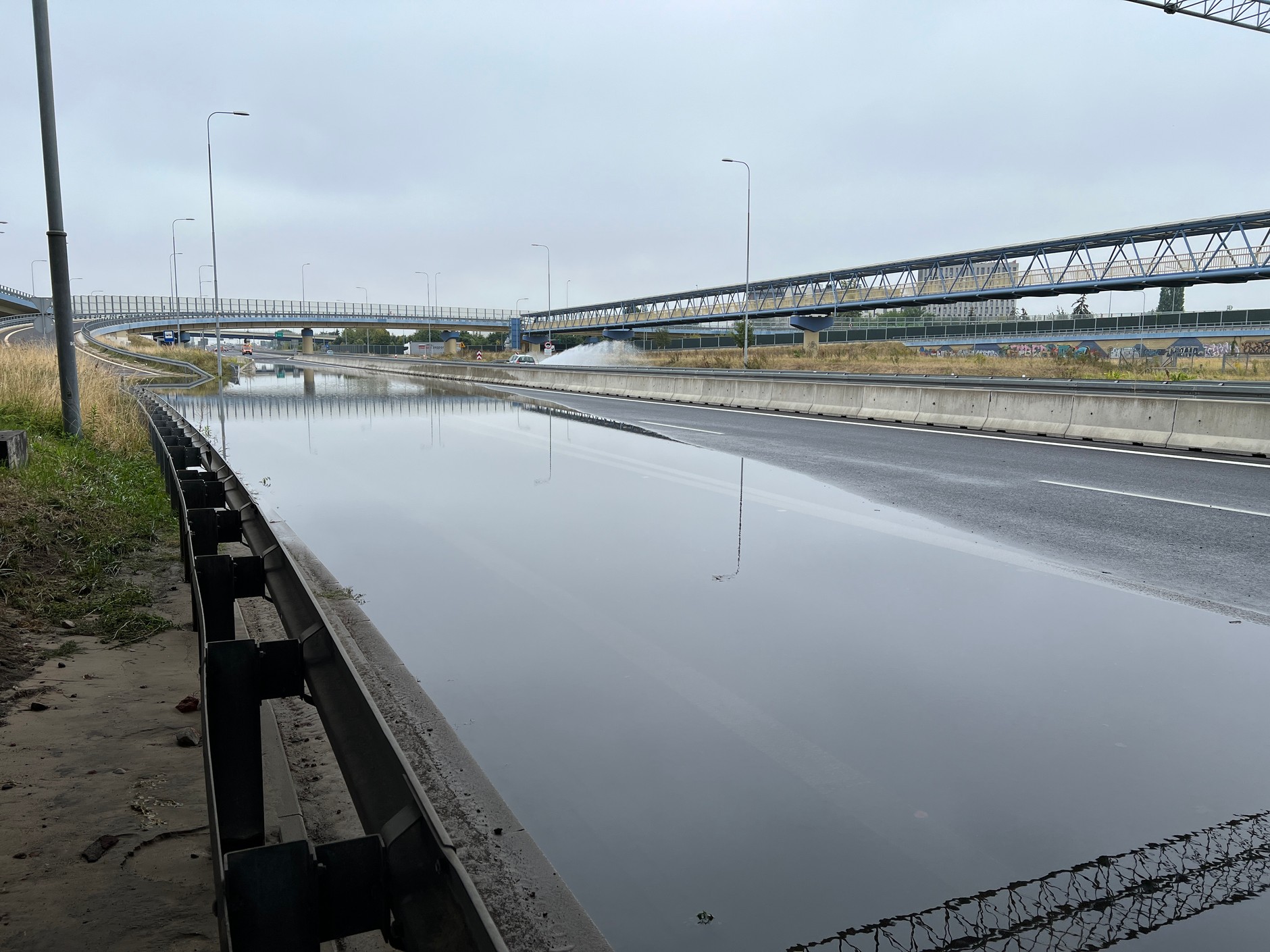 Zalana trasa S79 w Warszawie