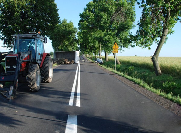 Czy po wypadku trzeba usunąć auto z drogi? To zależy od sytuacji