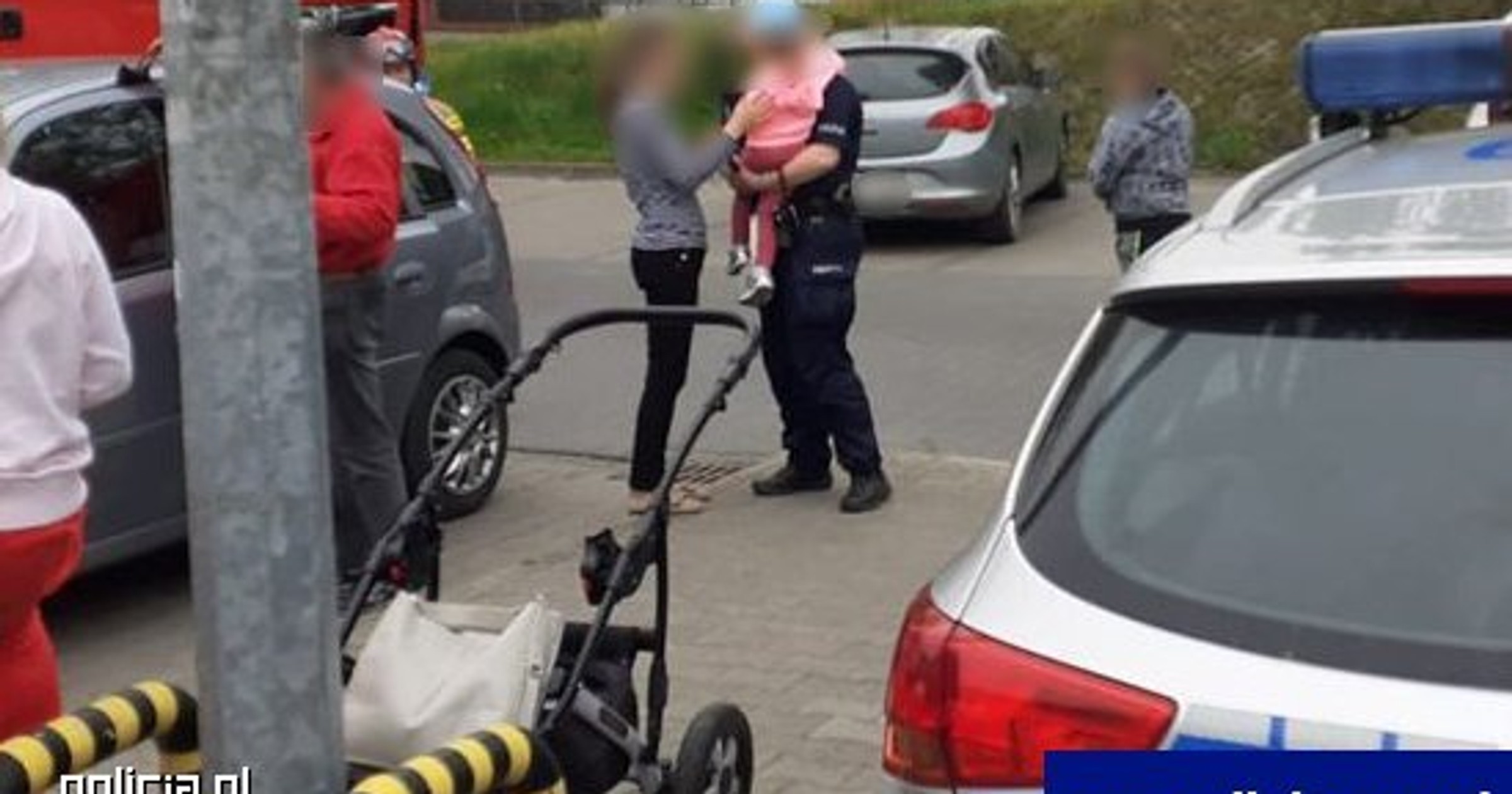 Dziecko na parkingu