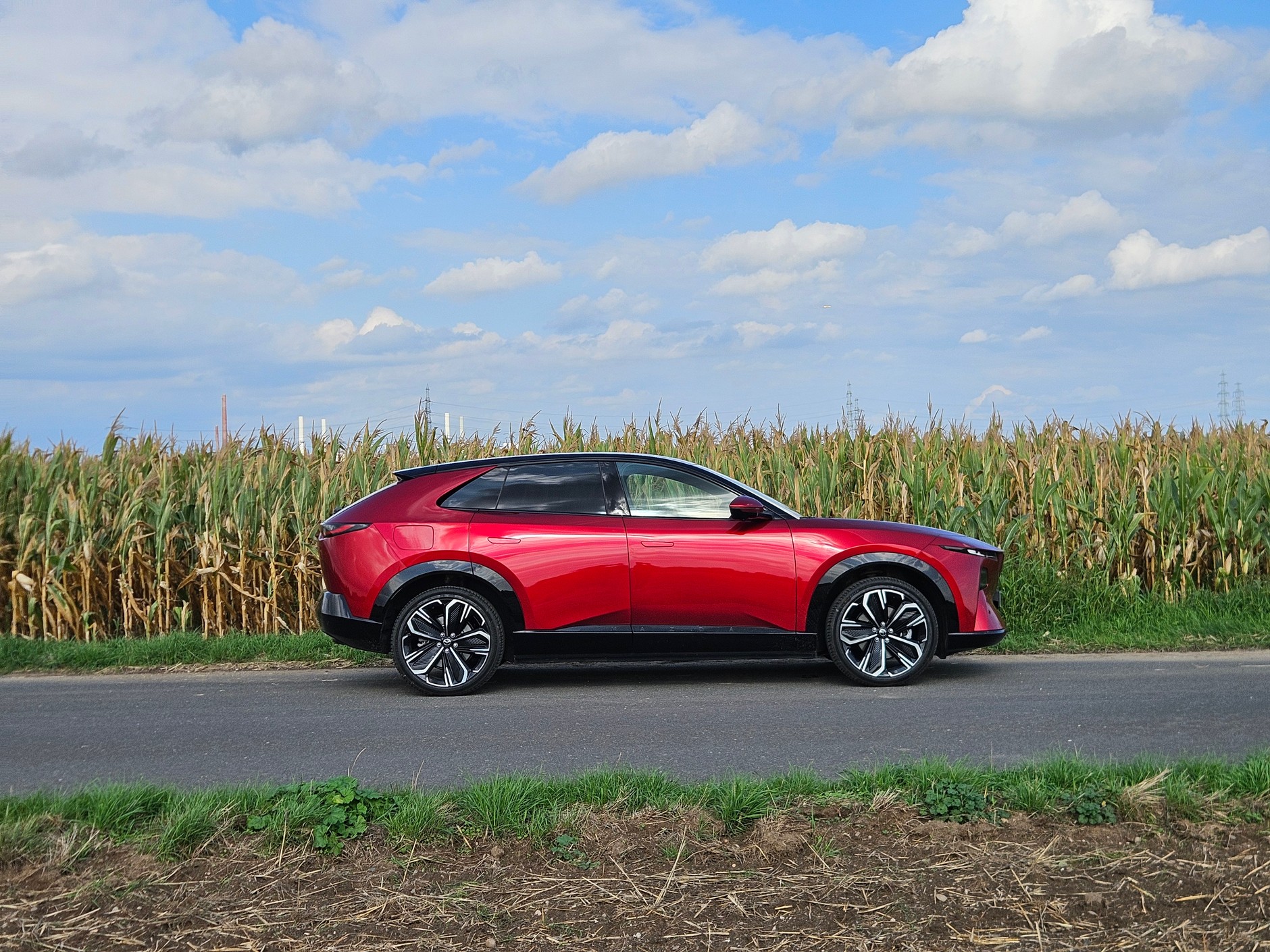 Mazda CX-6e 