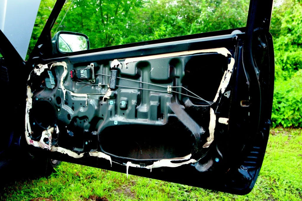 Elektryka szyb, krok po kroku - pokazujemy jak zamontować elektrycznie sterowane szyby