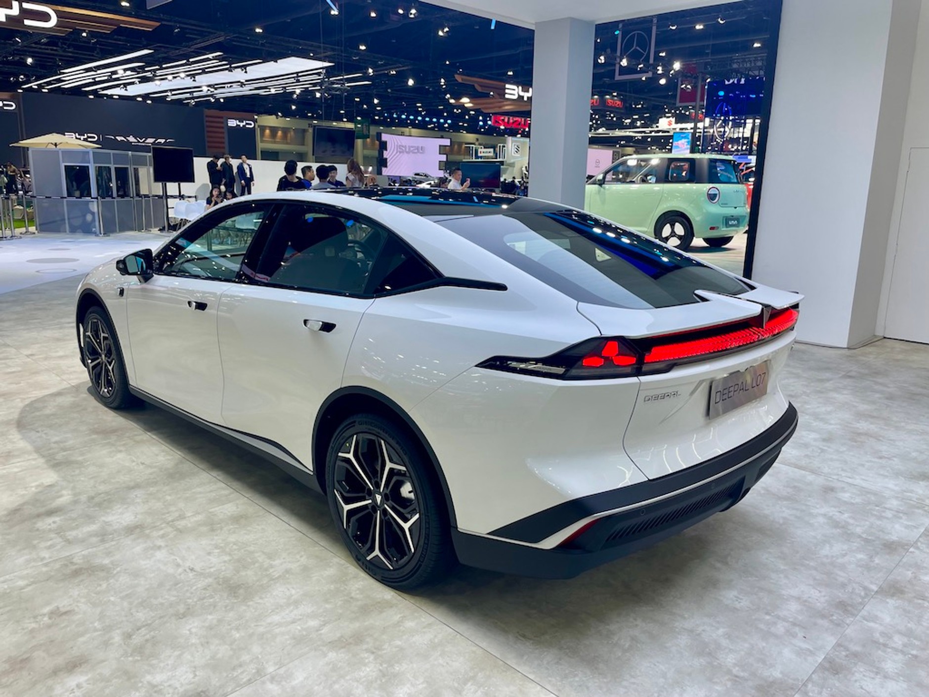 Salon w Bangkoku 2024 – auta chińskie