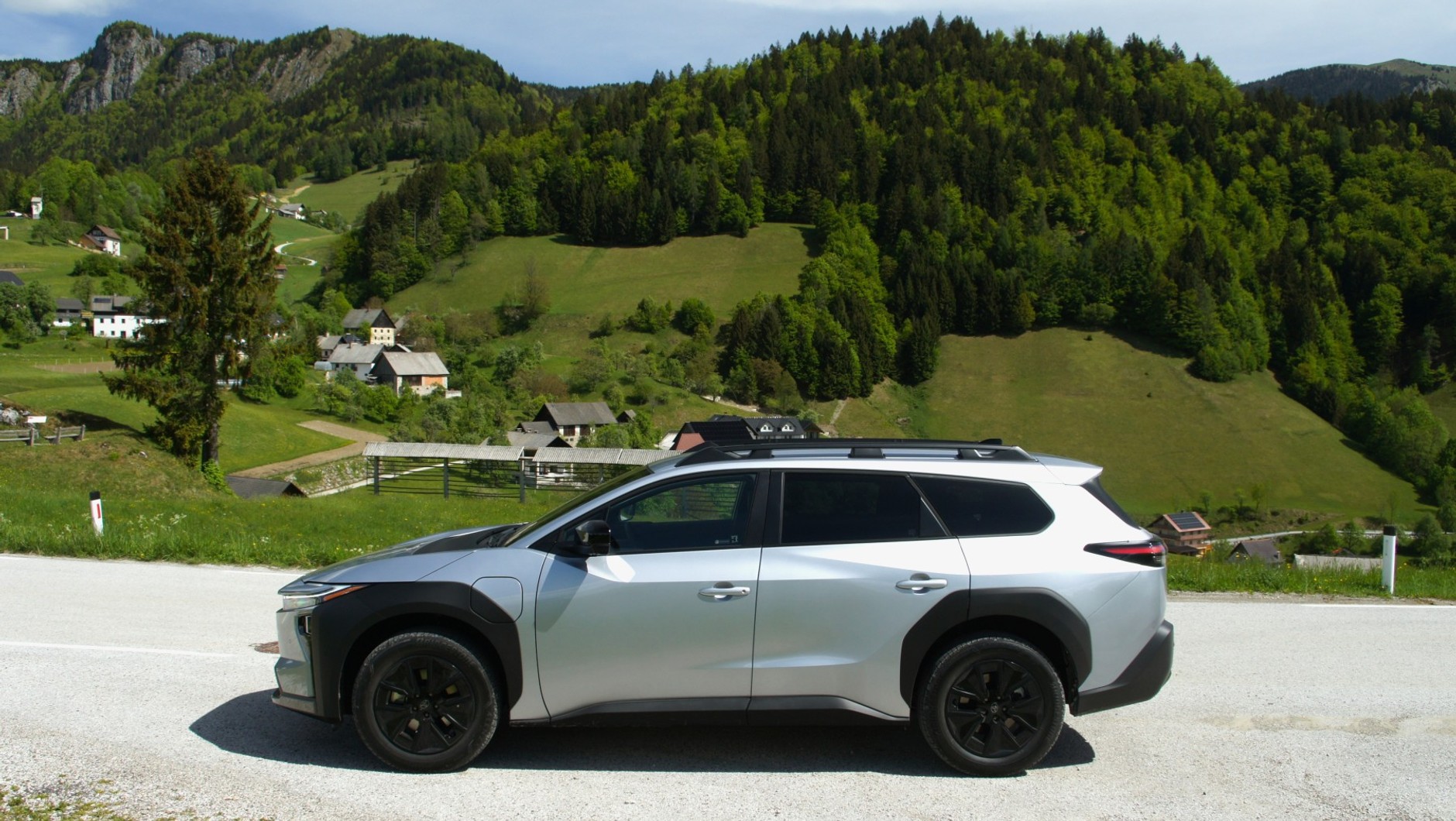 Toyota bZ4X Touring ma wydłużone o 14 cm nadwozie