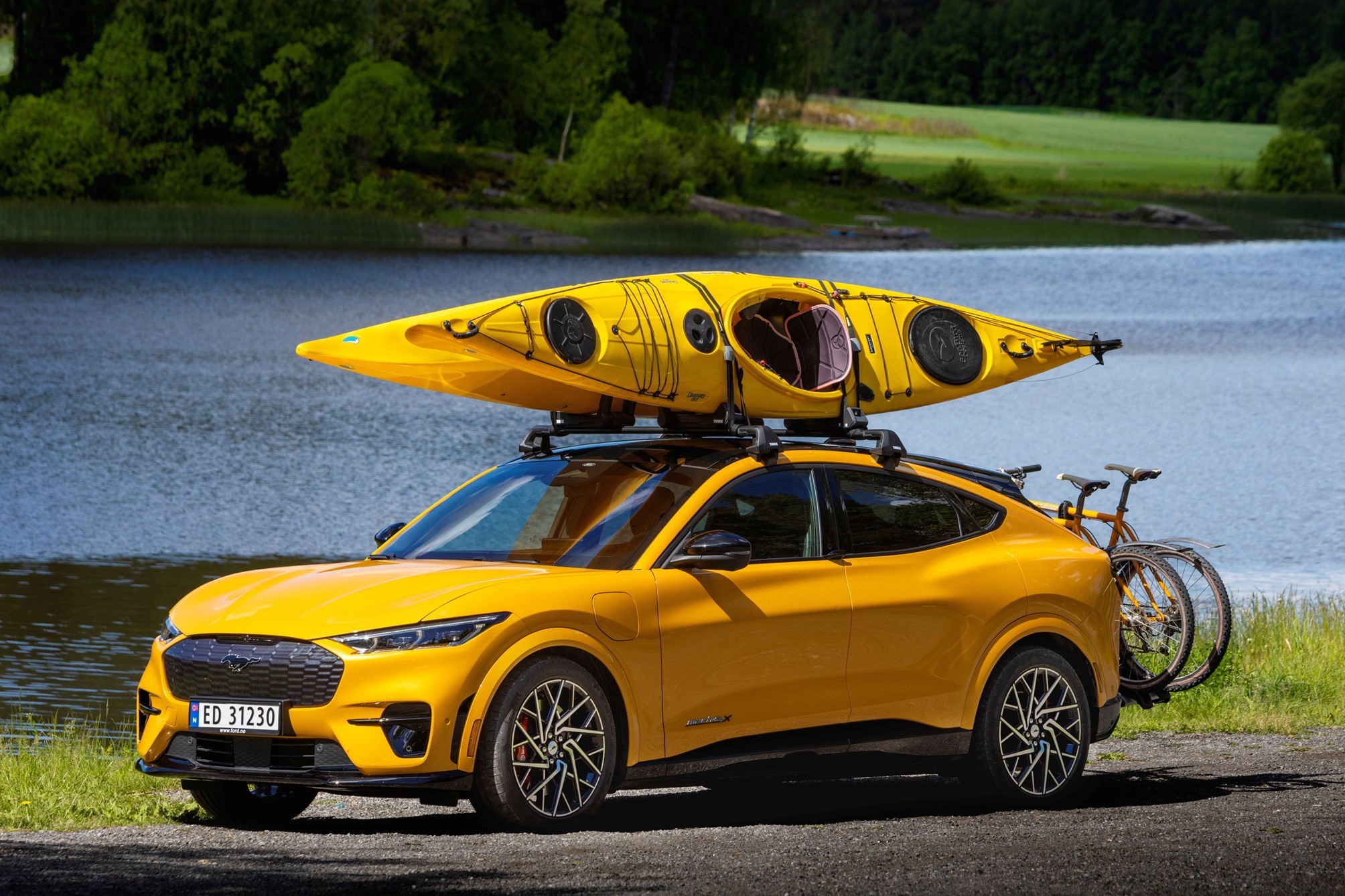 Ford Mustang Mach-E to jeźdżące ucieleśnienie wizji przyszłości marki