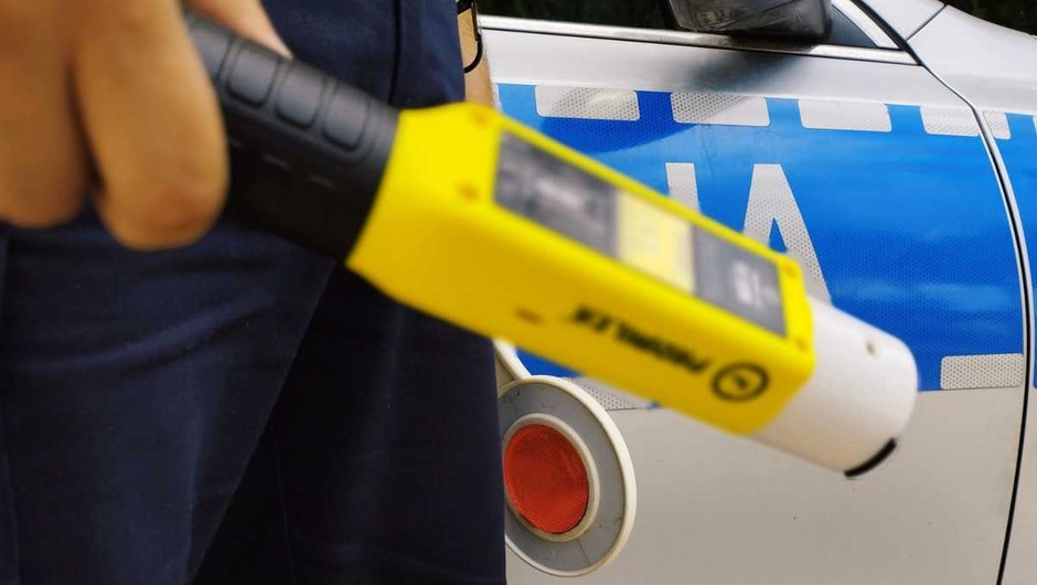 Obraz pochodzący z serwisu https://wysokie-mazowieckie.policja.gov.pl/p14/aktualnosci/95497,Zajecie-samochodu-za-jazde-w-stanie-nietrzezwosci.html