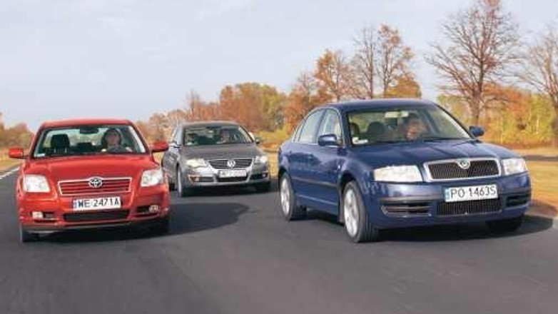 Skoda Superb kontra Toyota Avensis i VW Passat: na dieslach świat się nie kończy!
