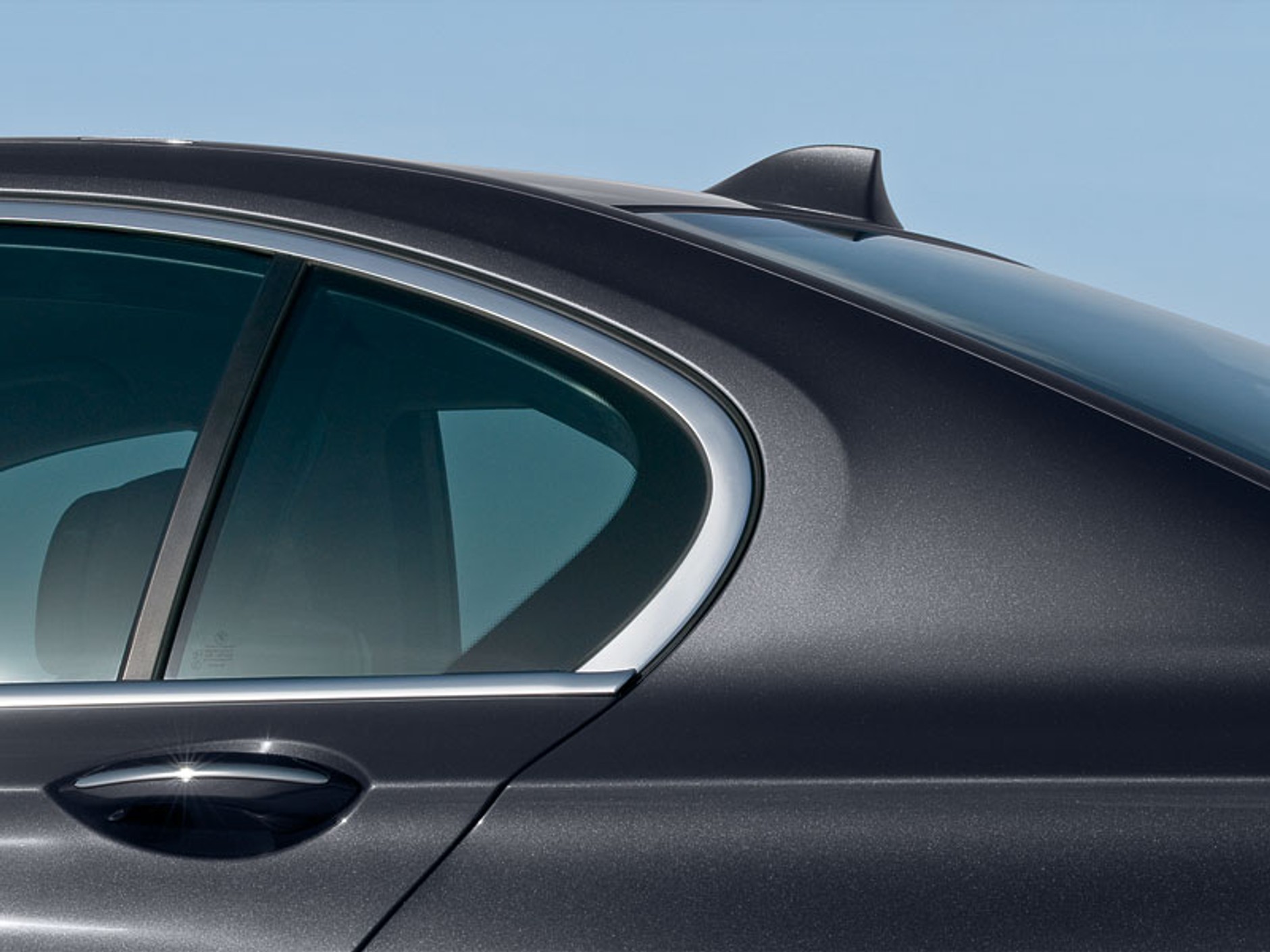 BMW: 740i bez 8-cylindrowego silnika, 750i z dwoma turbosprężarkami