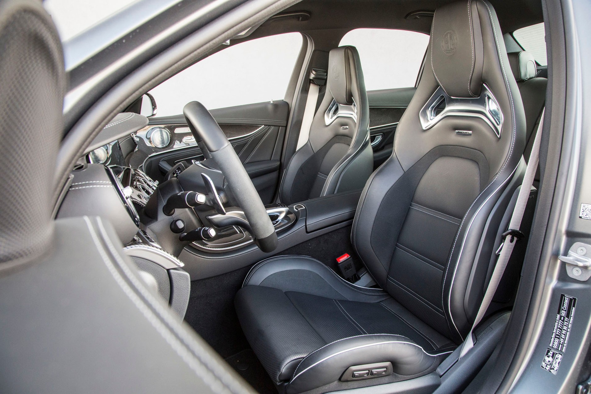 Mercedes-AMG E 63 S 4Matic+ - sportowiec o niewiarygodnych talentach