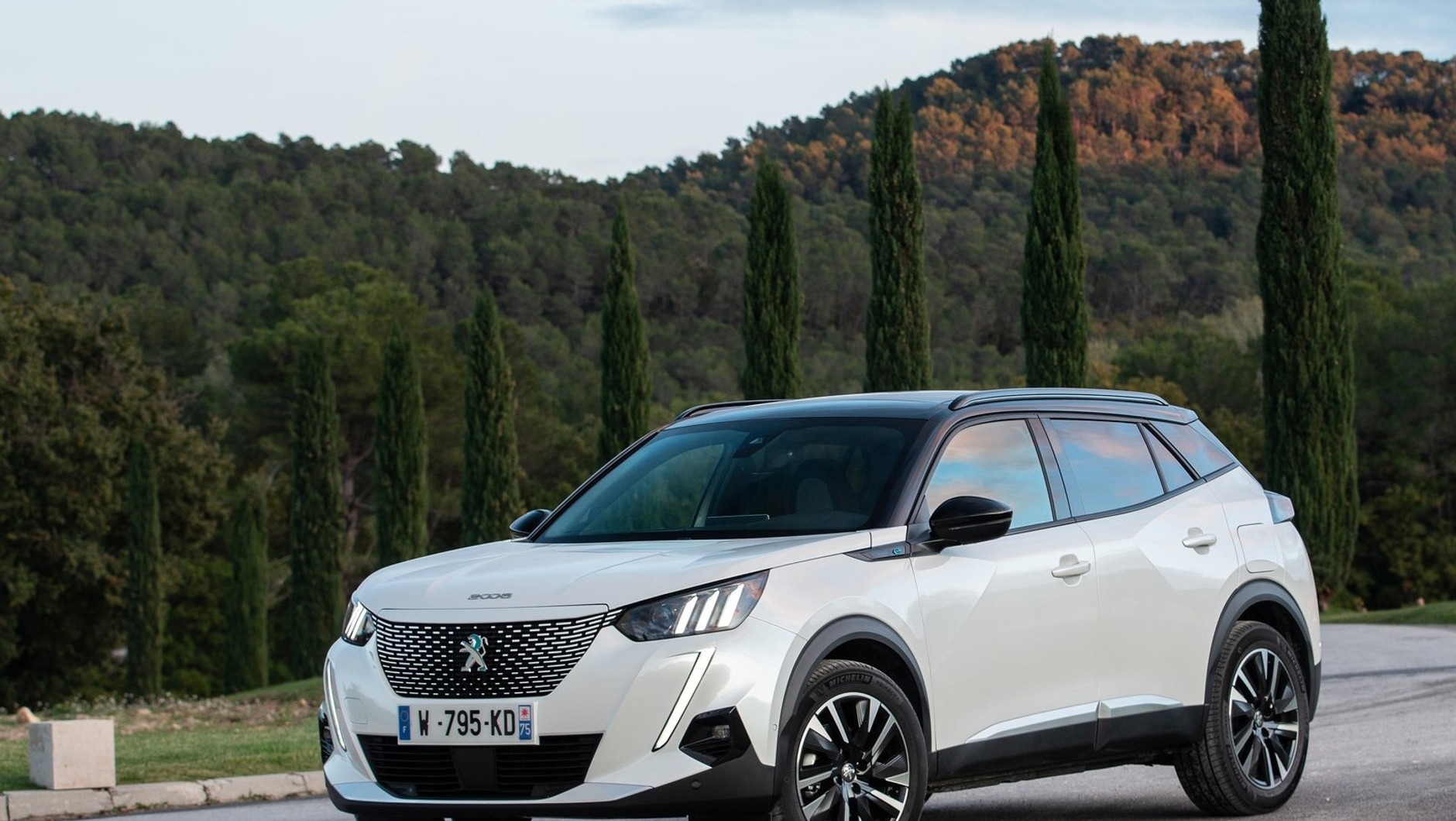 Peugeot e-2008