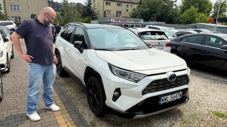 Toyota RAV4 sprowadzona z Włoch – rocznik 2019, przebieg 85 tys. km, cena 115 tys. zł