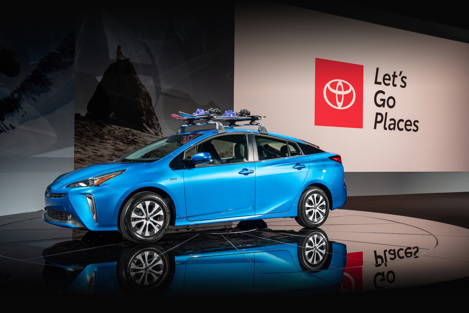 Toyota Prius AWD-i Hybrid