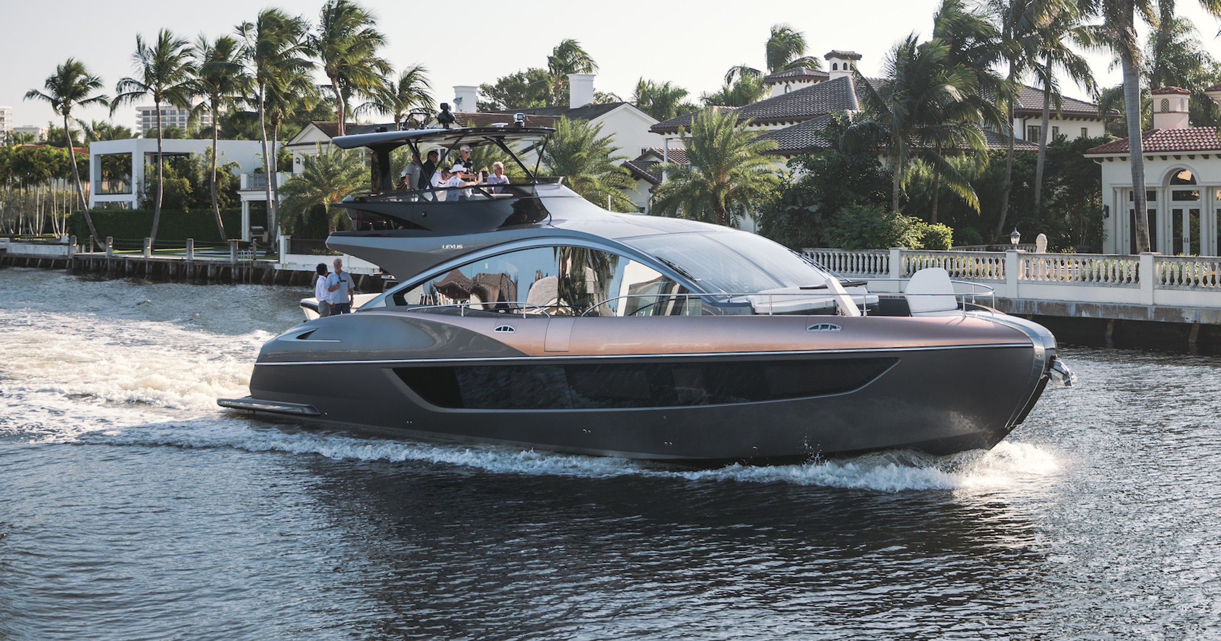 Lexus LY 650
