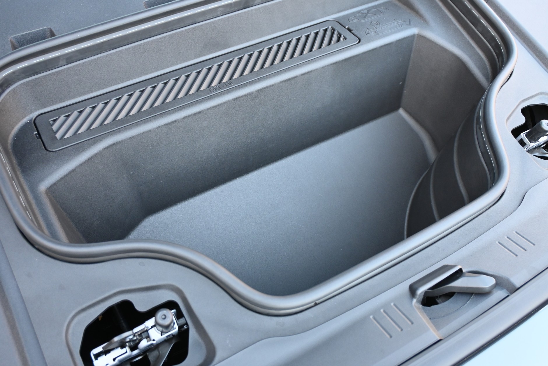 Audi A6 e-tron Avant