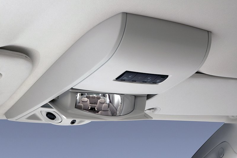 Chrysler Voyager: pierwsze zdjęcia nowej wersji