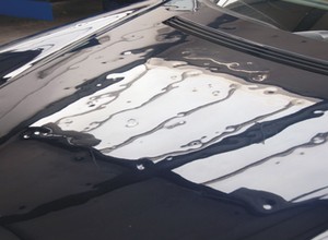 Jak naprawić auto po gradobiciu i czy to w ogóle ma sens?