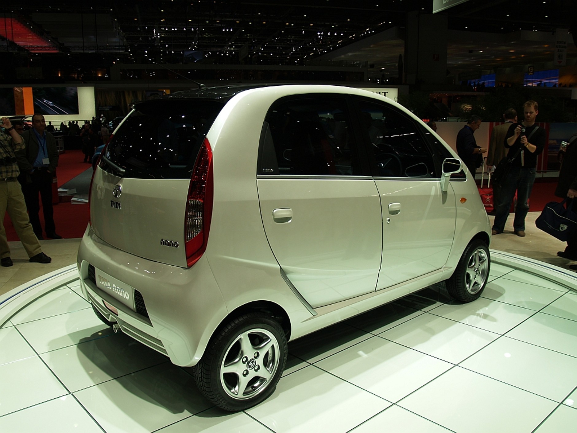 Tata Nano: Naprawdę twarda sztuka (Wideo)