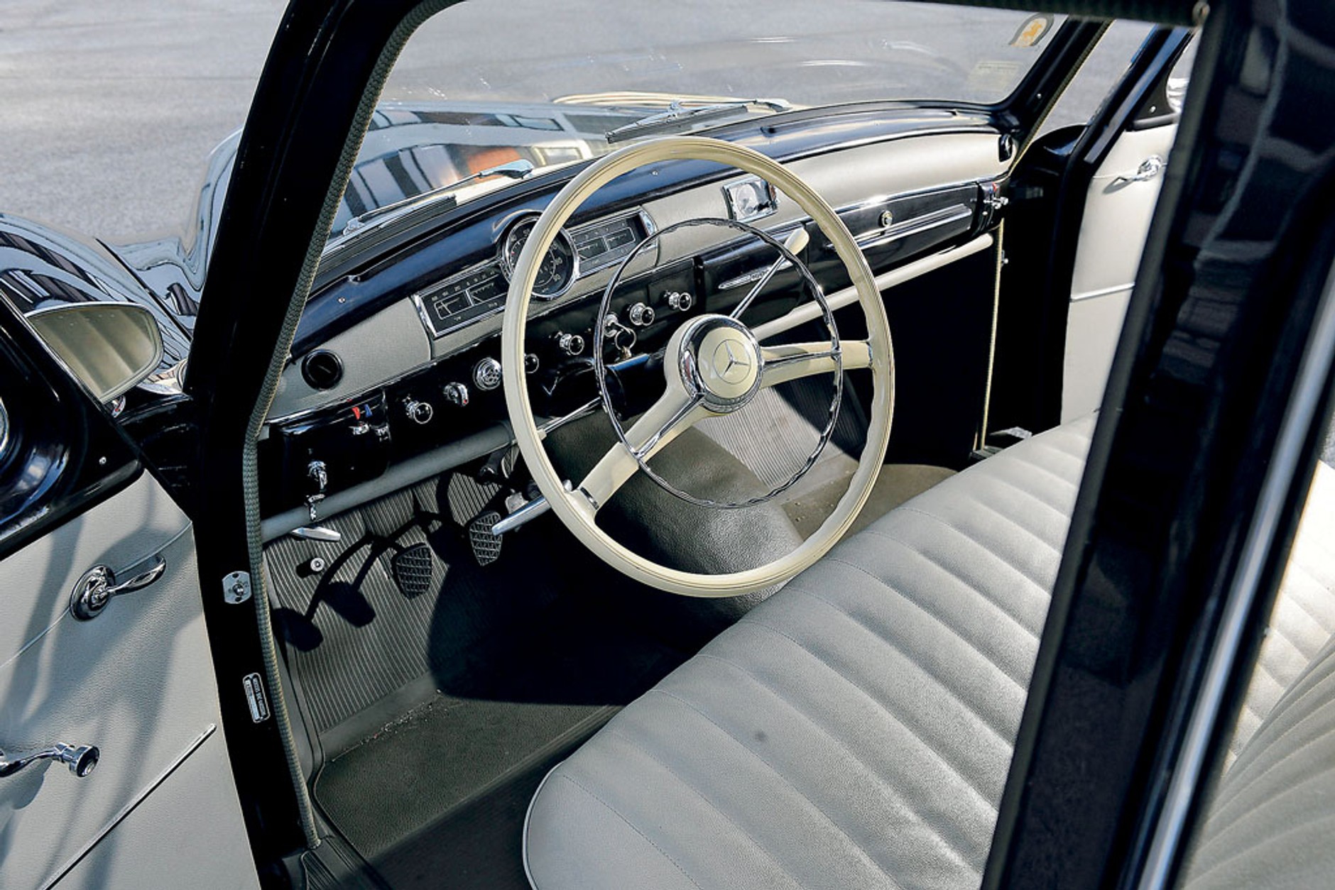 Mercedes 180 D- koń pociągowy