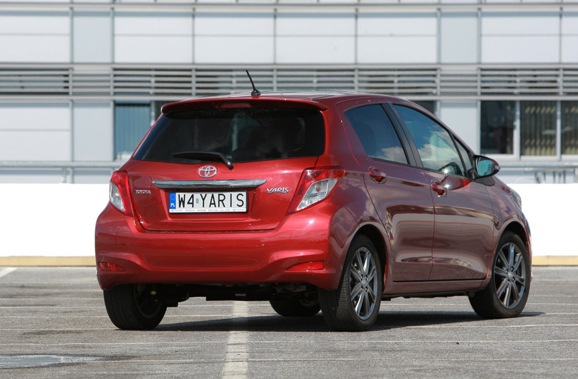 Test nowej Toyoty Yaris, radzimy którą wersję wybrać automat czy manual?