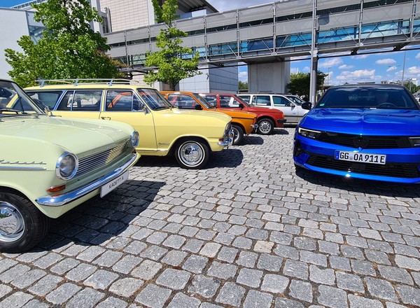 Jak jeździ nowe kompaktowe kombi Opla? Oto Astra Sports Tourer Plug-in Hybrid