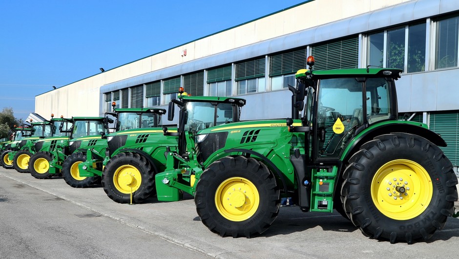 Traktory marki John Deere - zdj. ilustracyjne