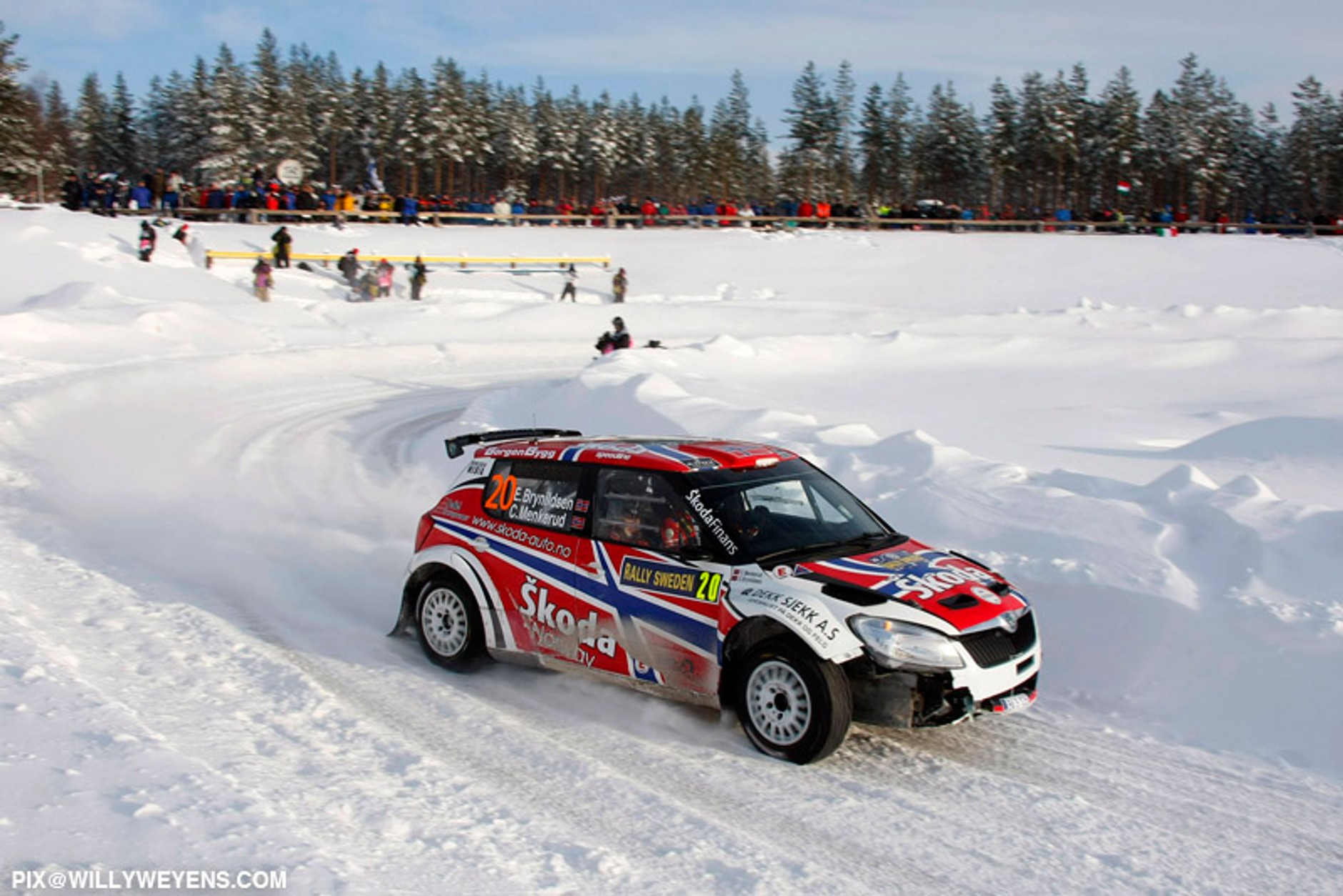 Trzy Fiesty na czele Rajdu Szwecji 2011