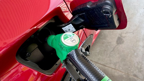 Tankowanie samochodu