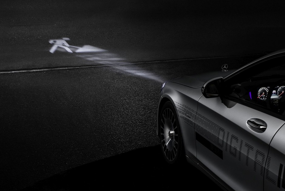 Mercedes Digital Light