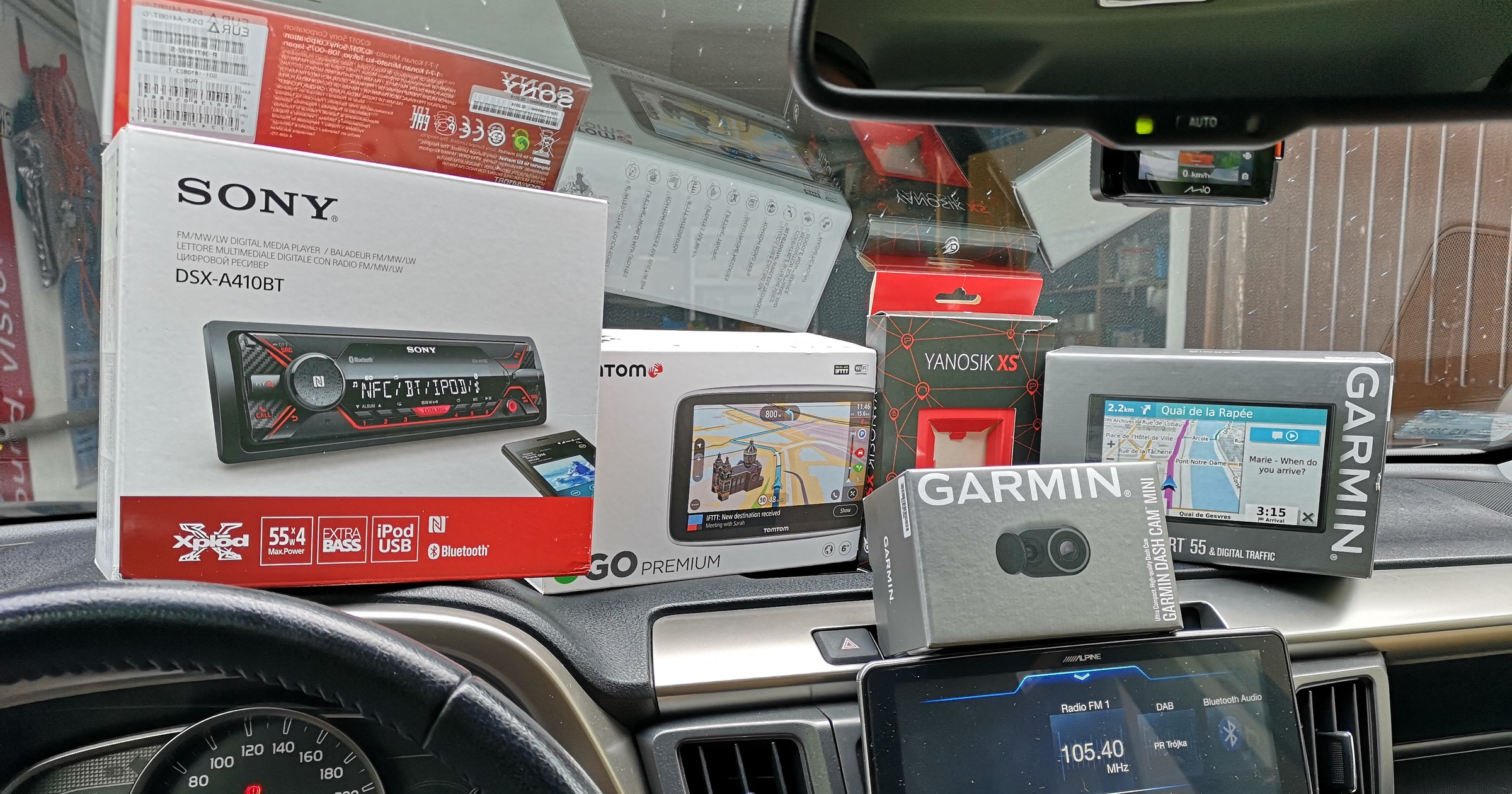 Elektroniczne gadżety do auta