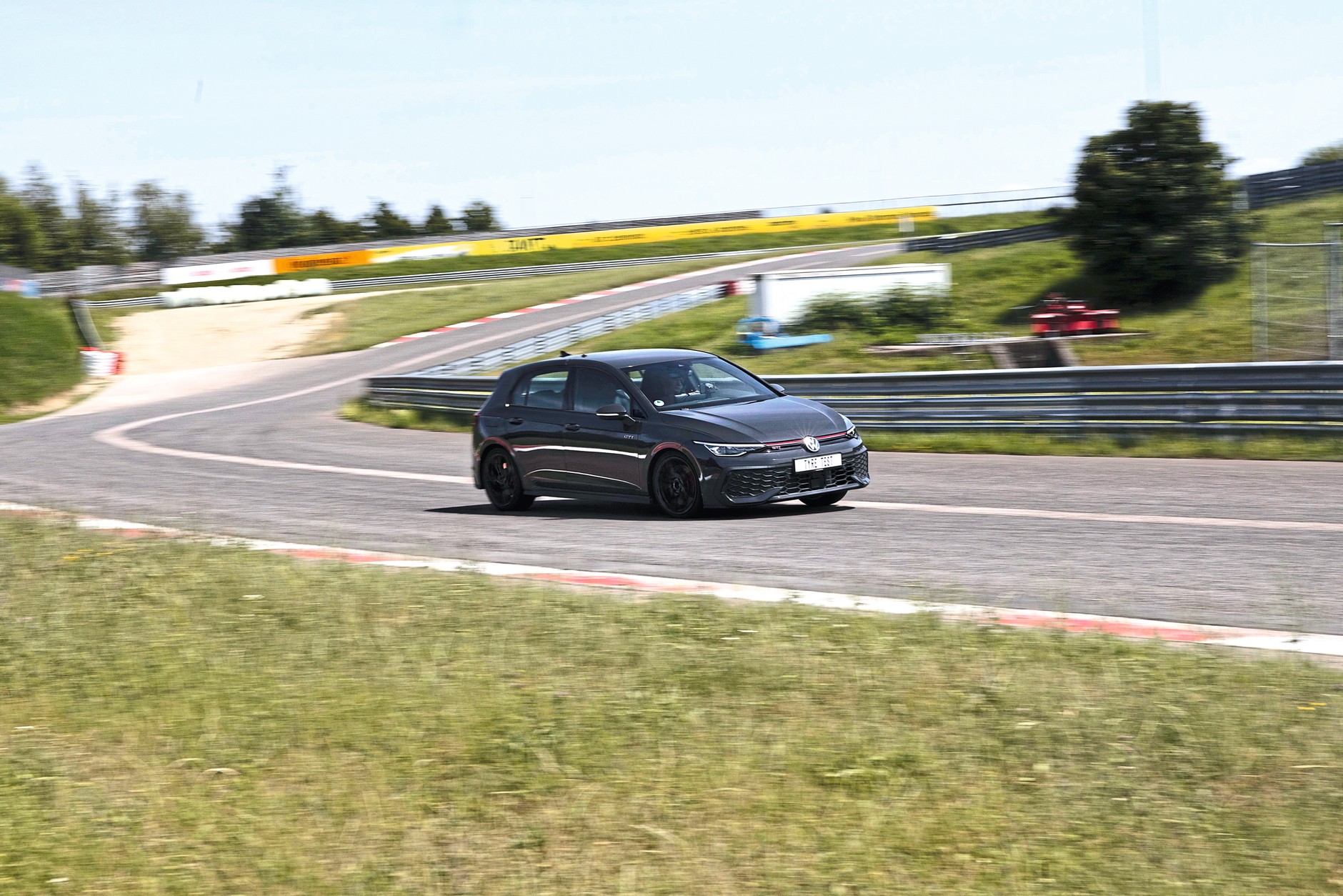 Test opon całorocznych 2025