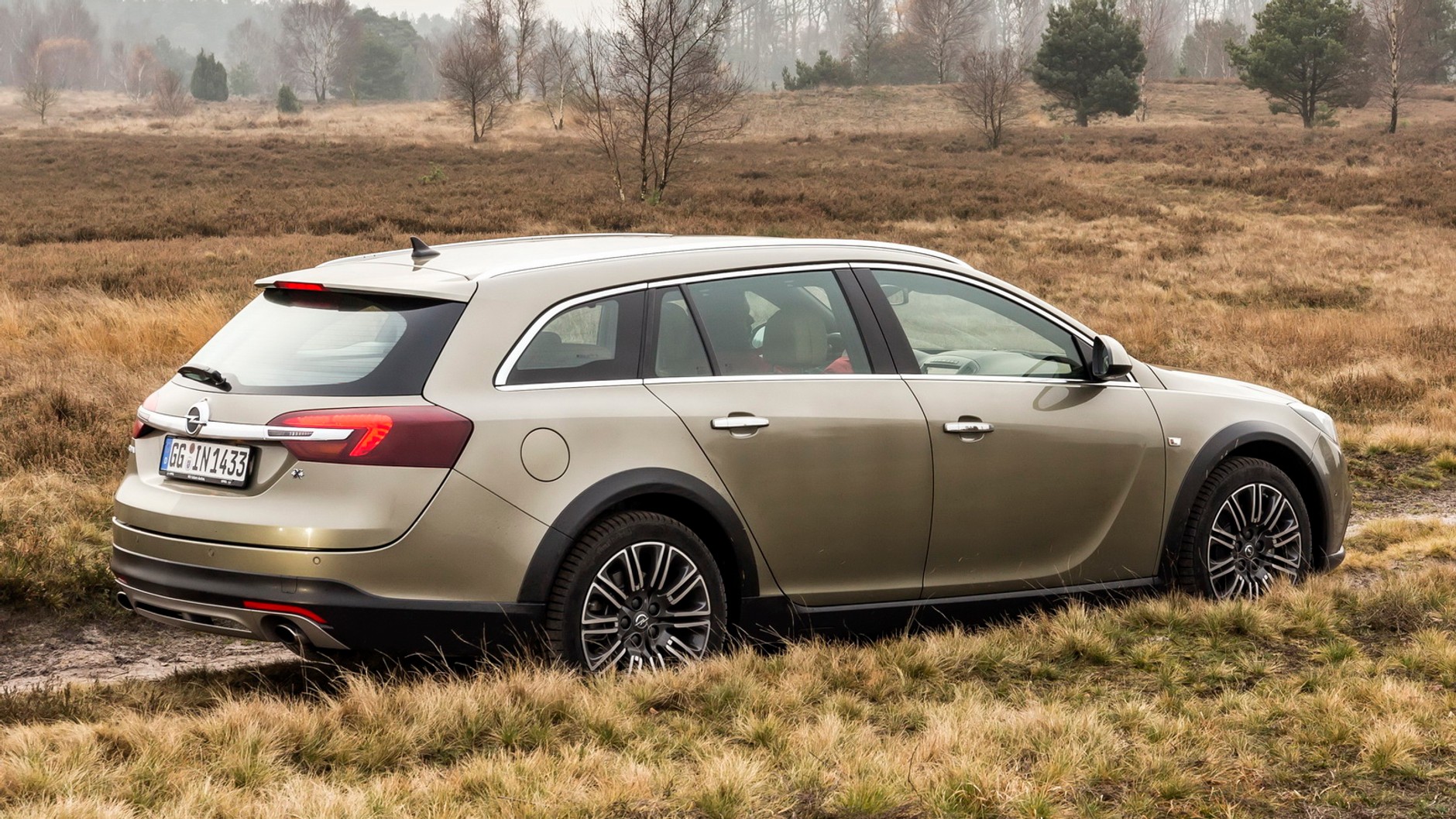 Wersja Country Tourer ma napęd 4x4 i podwyższony prześwit.
