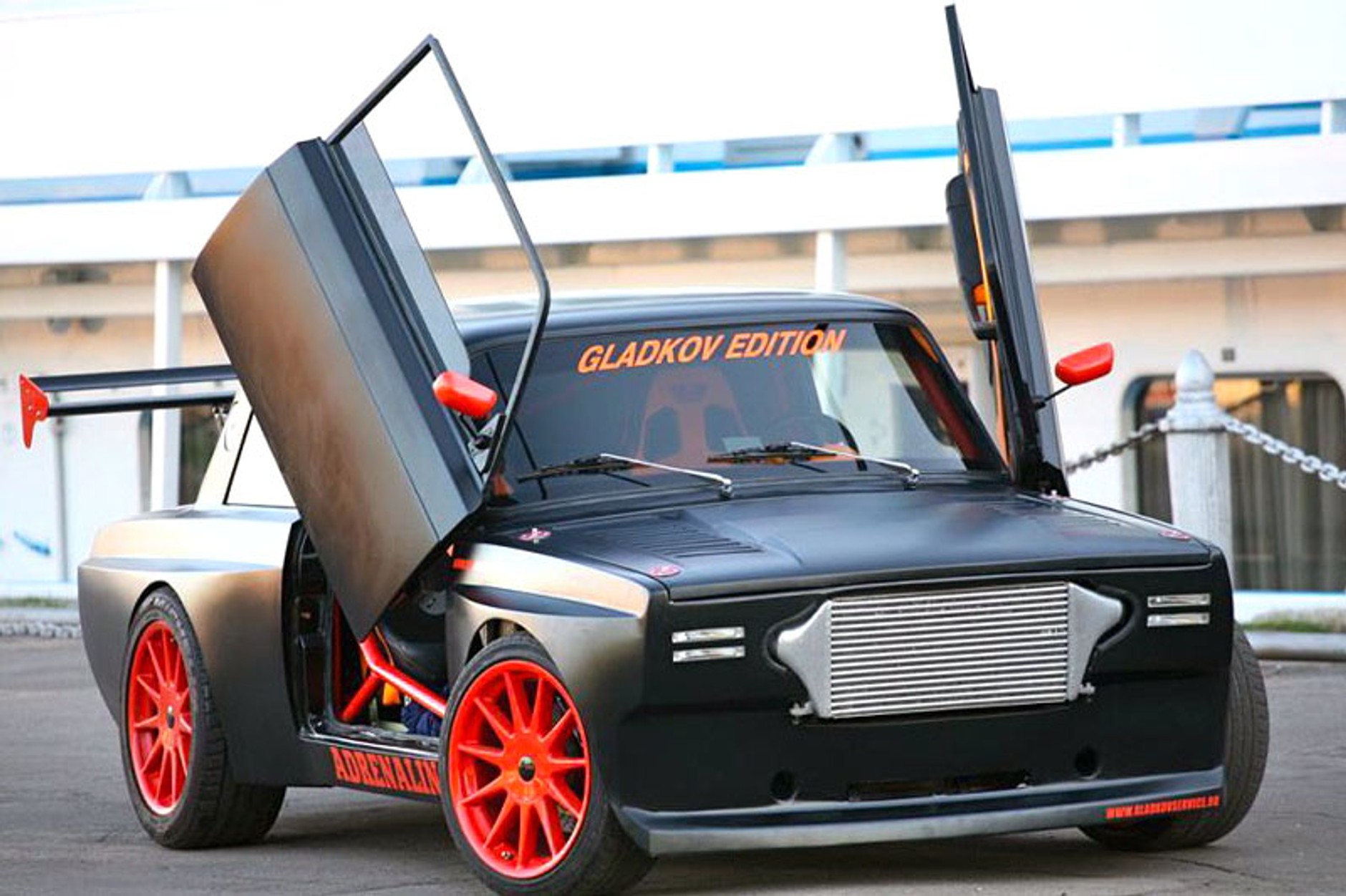 Lada 2105 Gladkov Edition: rosyjski tuning nieco inaczej