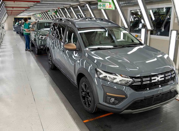 Dacia zwalnia pracowników. Uruchomiła dobrowolny program