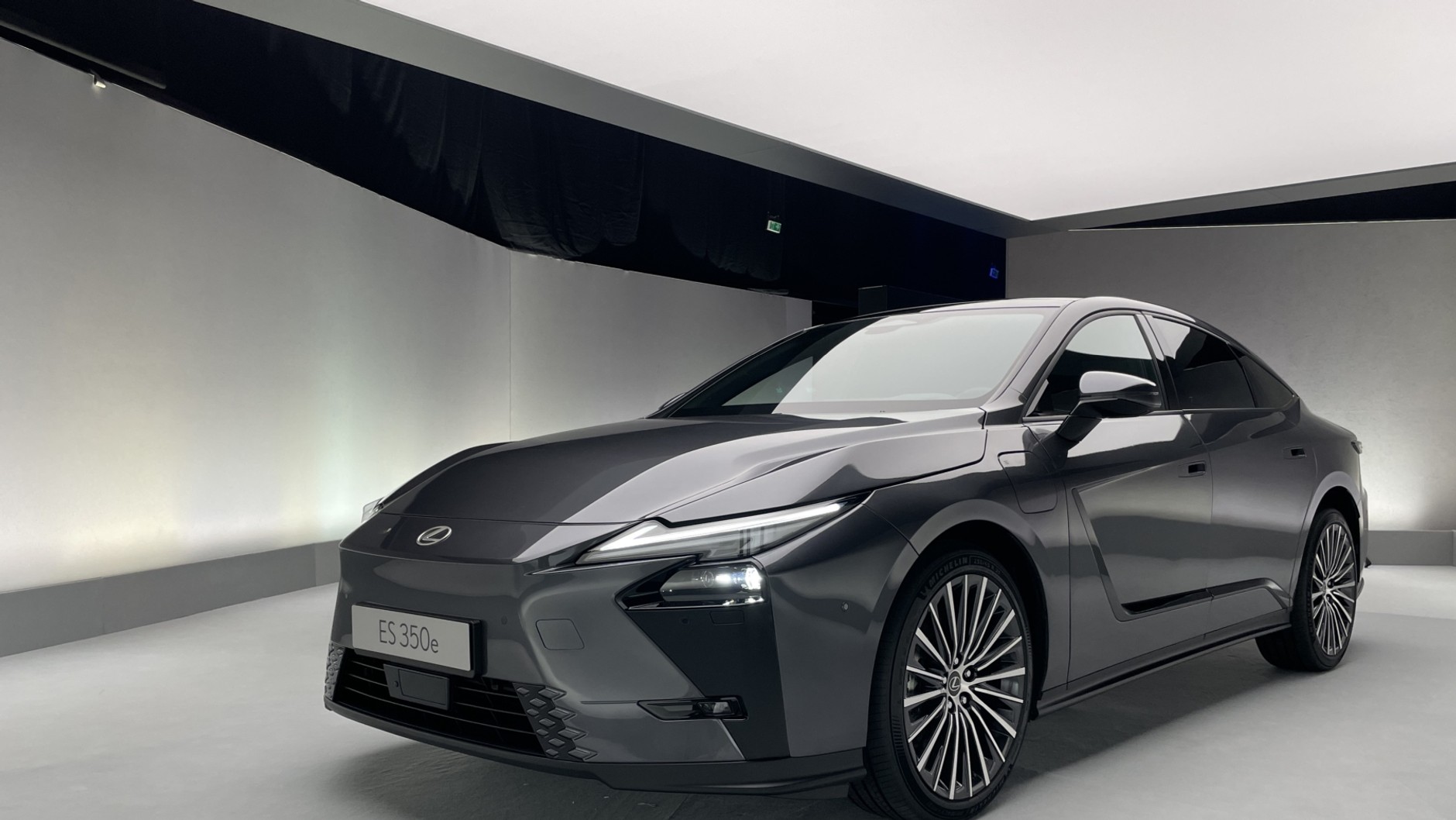 Nowy Lexus ES (2025)