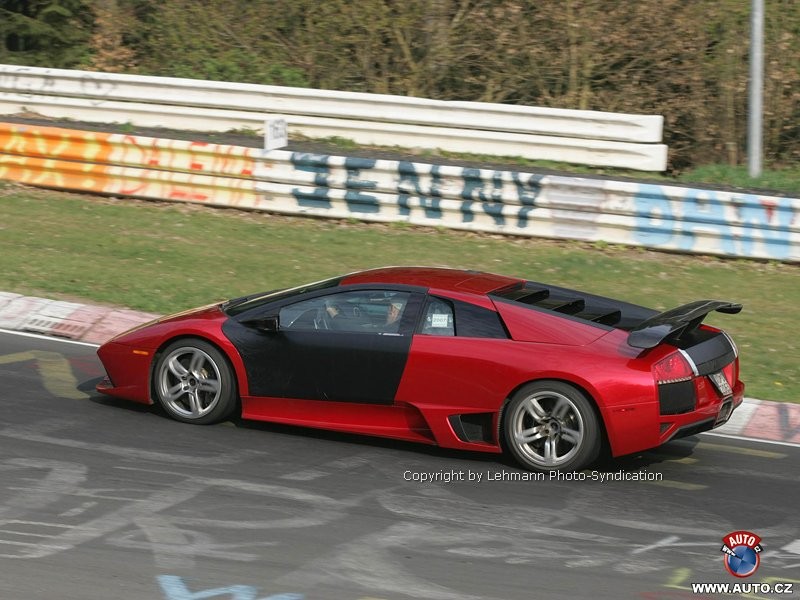 Zdjęcia szpiegowskie: duże Lambo bez zbędnych kilogramów