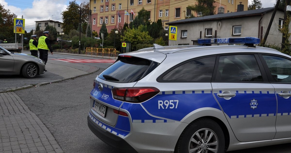 Policjanci prowadzą specjalne kontrole. Sprawdzają okolice szkół