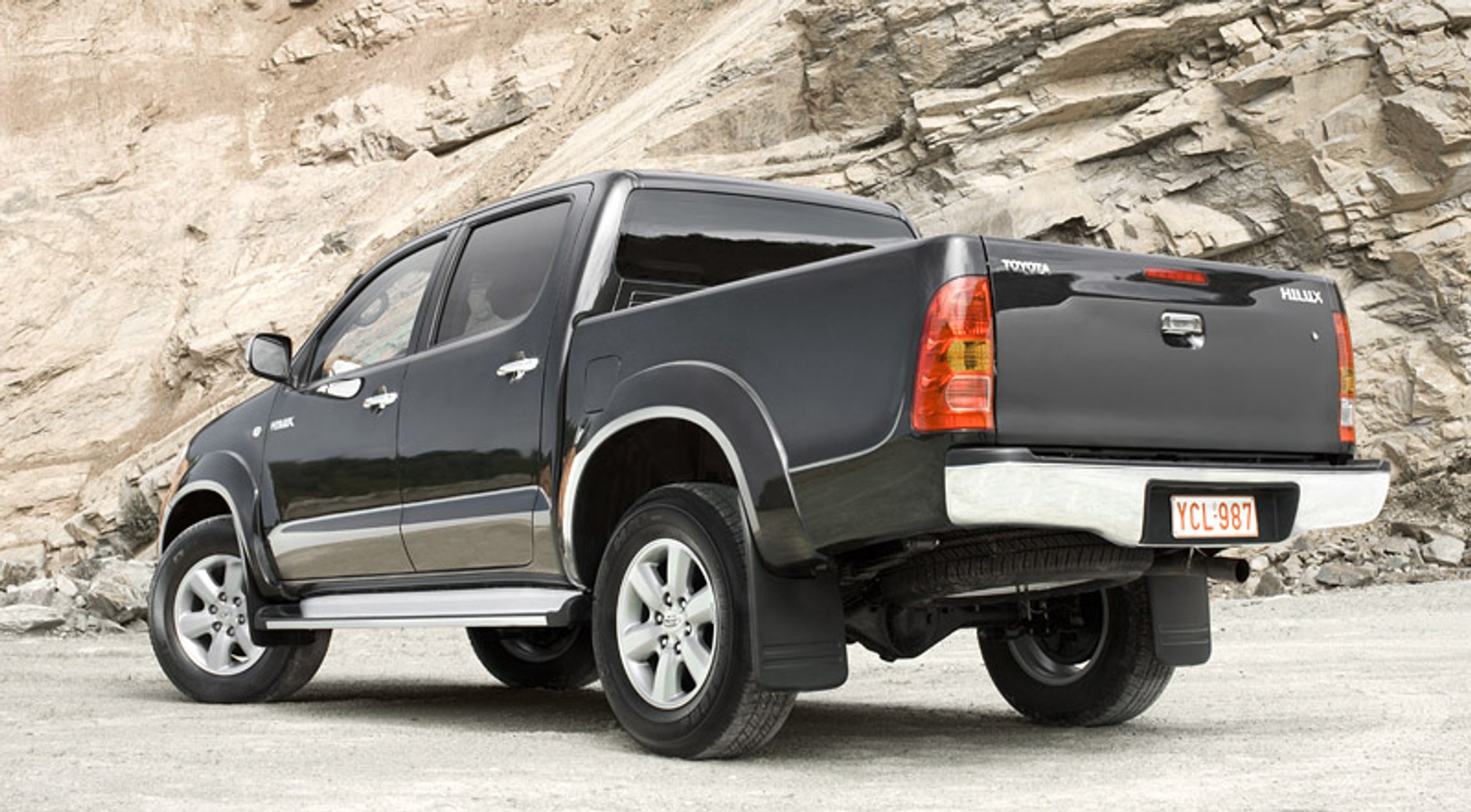 Toyota Hilux: restyling pickupa na nowy rok modelowy