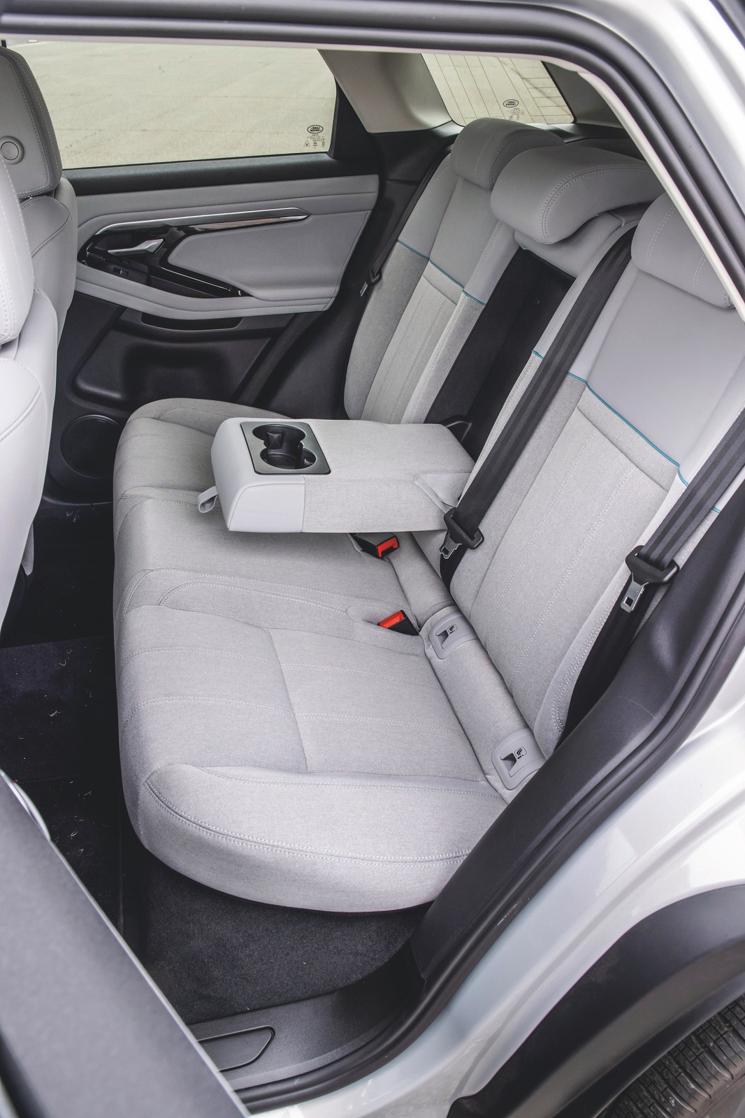 Range Rover Evoque i Land Rover Discovery Sport – 3 cylindry z prądem