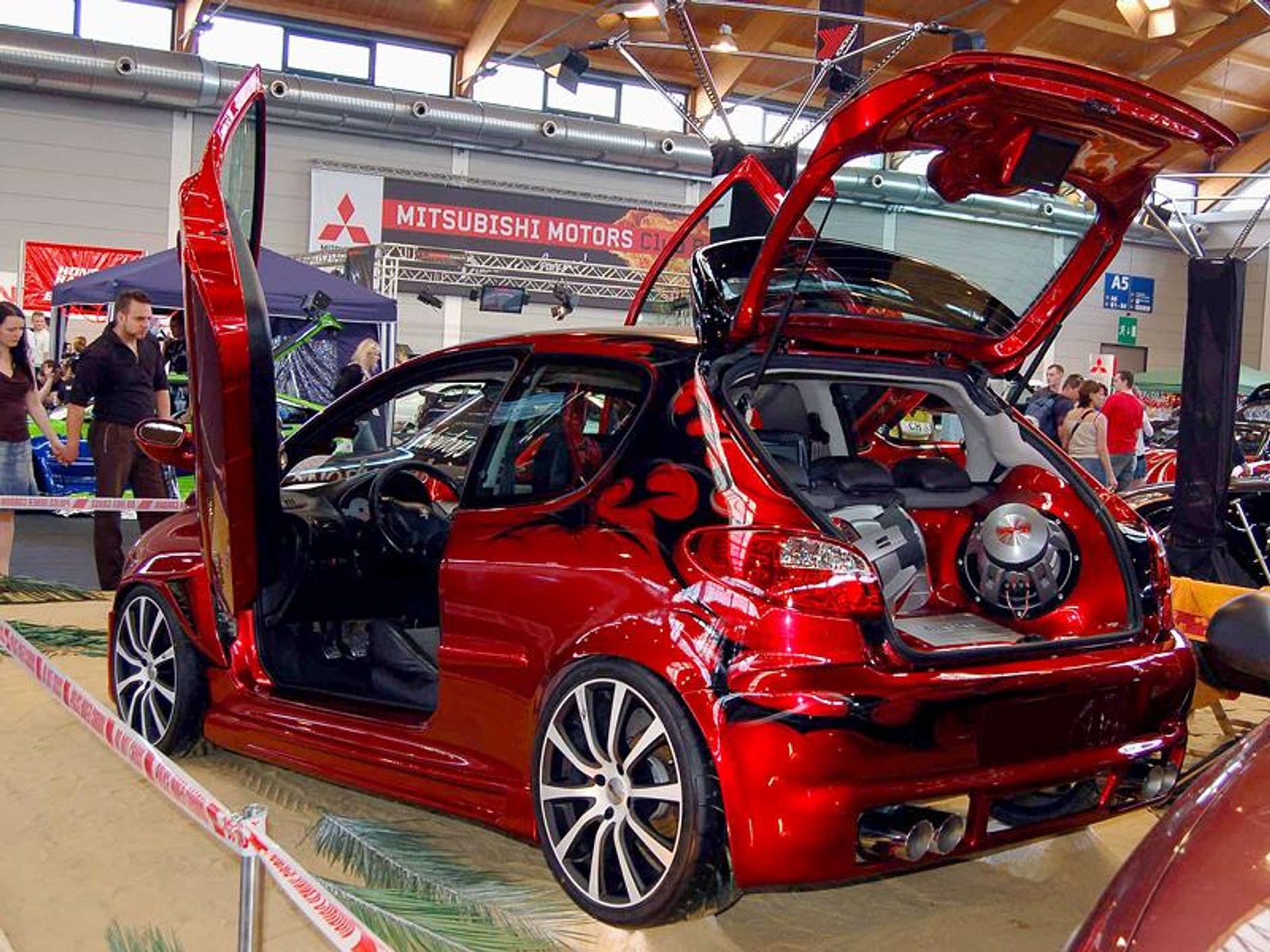 Tuning World Bodensee 2008: Golfy, drifting i dziewczyny -  fotogaleria (2)
