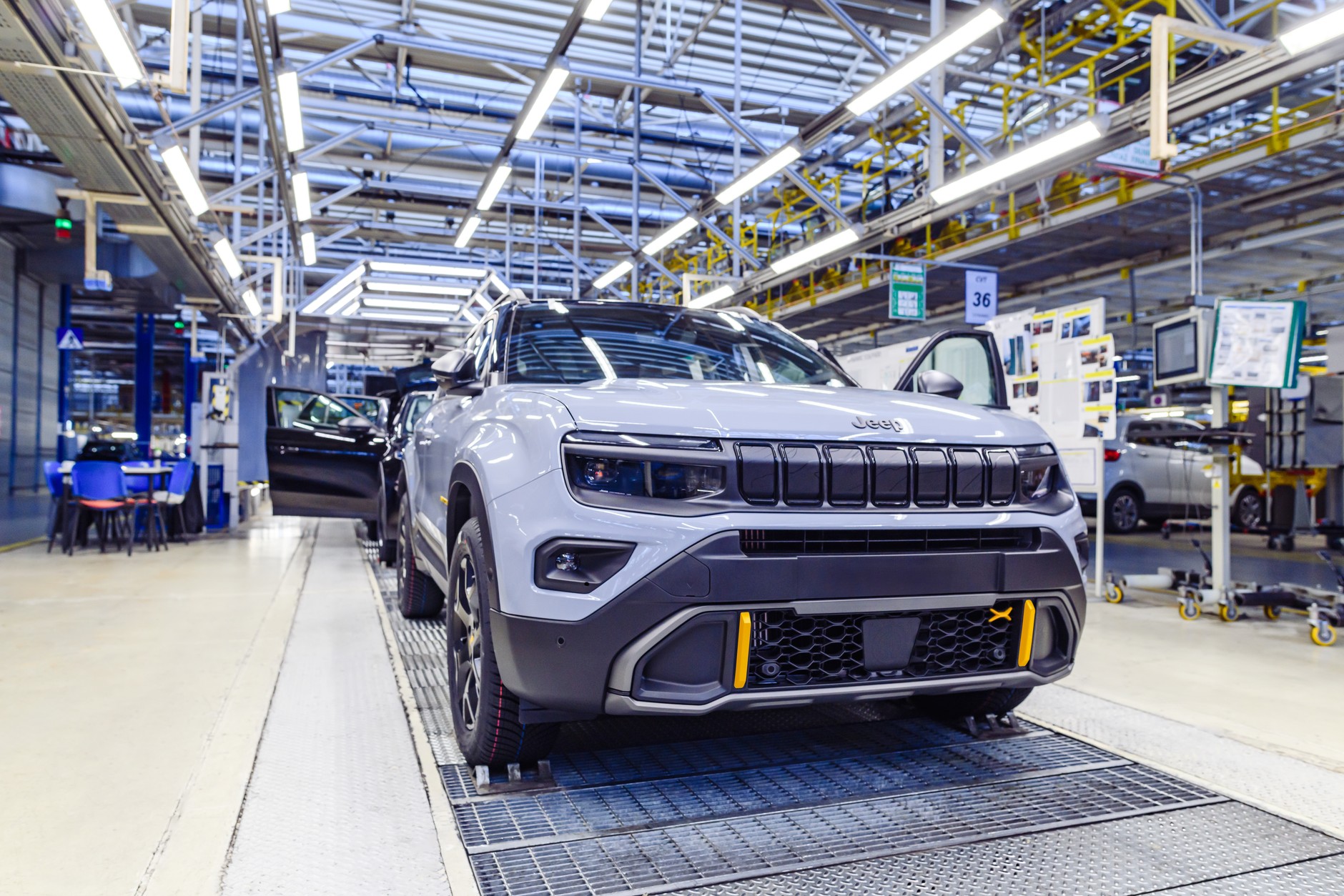 Jeep Avenger 4xe. Ruszyła produkcja w Tychach