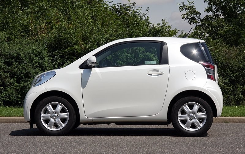 Test: Toyota iQ 1,0 (50 kW) – Má pod čepicí