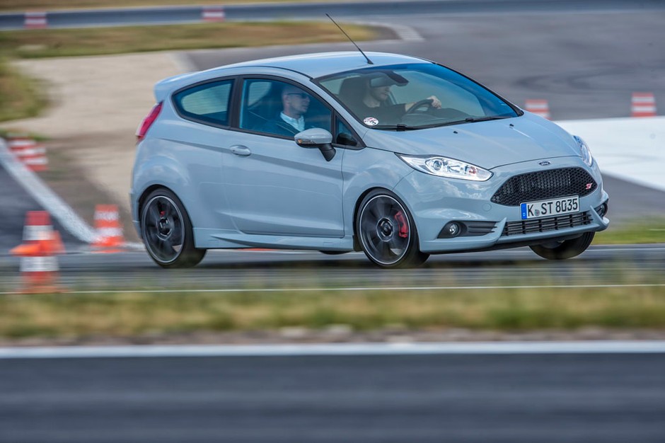 Ford Fiesta ST200 - jeszcze więcej zabawy