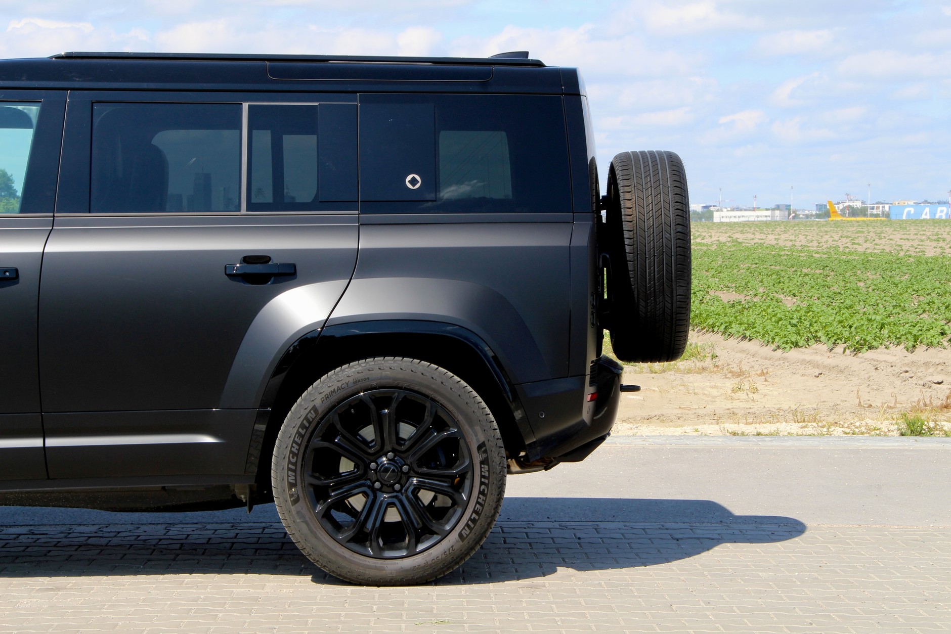 Land Rover Defender OCTA