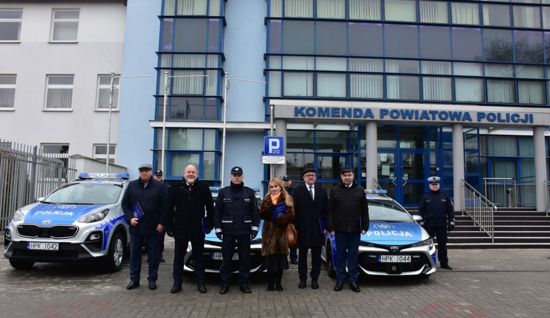 Nowe radiowozy policjantów z Jarosławia (z gościnnym udziałem auta z Przeworska)