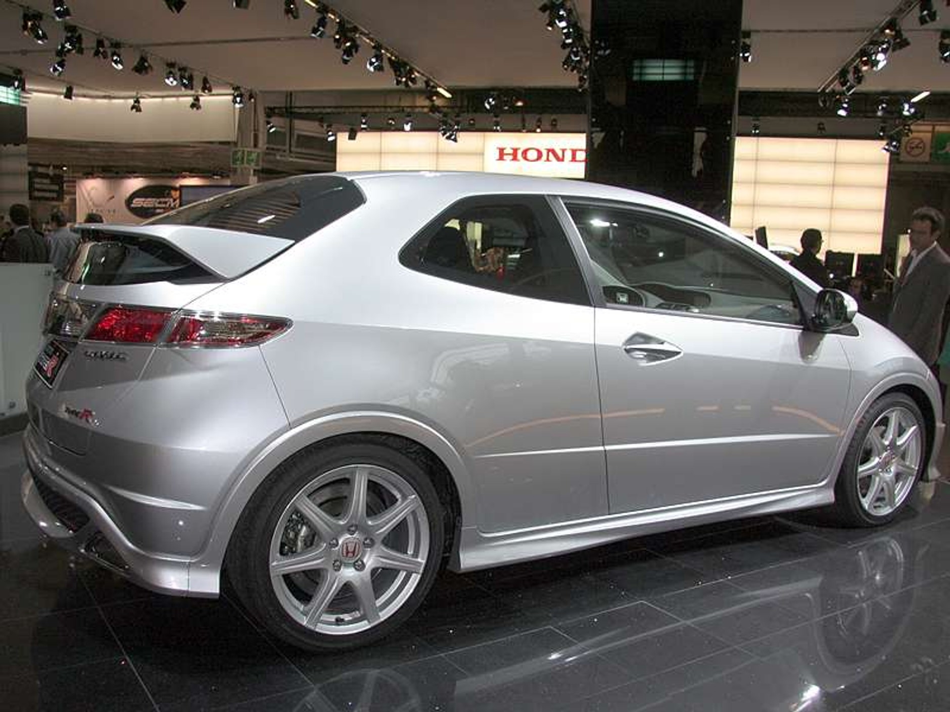 Paryż na żywo: fotogaleria z targów – Pierwszy dzień targów (1/2)