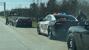 Ograniczenie prędkości wynosiło 105 km/h. Kierowca Corvette pędził ponad 240