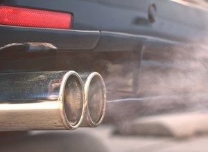 Co dalej z podatkiem od samochodów spalinowych? Ministerstwo wyjaśnia
